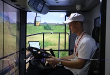 От тренажера до поля: в Борисове открыли Школу молодого комбайнера «Колосок»