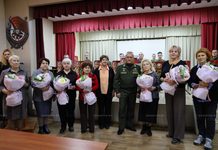 Подвиг не будет забыт. В Борисове вручили памятные знаки «Верности павшим» матерям, сестрам и вдовам воинов-интернационалистов