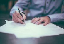 Не нужно ехать за справкой: как работает принцип экстерриториальности?