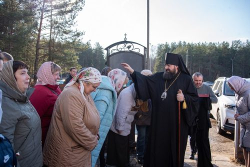 Епископ Амвросий совершил освящение креста и купола для строящегося Борисо-Глебского храма города Борисова