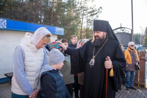 Епископ Амвросий совершил освящение креста и купола для строящегося Борисо-Глебского храма города Борисова