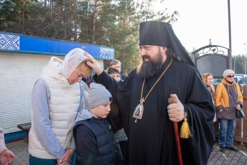 Епископ Амвросий совершил освящение креста и купола для строящегося Борисо-Глебского храма города Борисова