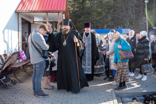 Епископ Амвросий совершил освящение креста и купола для строящегося Борисо-Глебского храма города Борисова