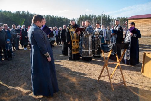 Епископ Амвросий совершил освящение креста и купола для строящегося Борисо-Глебского храма города Борисова